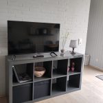 Wohnzimmer mit LED-TV